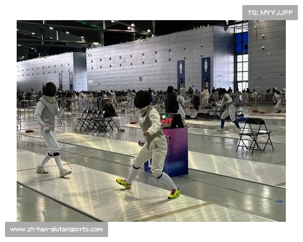 她力量闪耀击剑馆外国教练用热爱点燃孩子们的击剑梦想